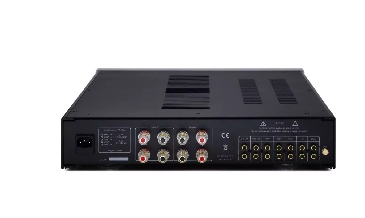 AMPLIFICATEUR INTÉGRÉ